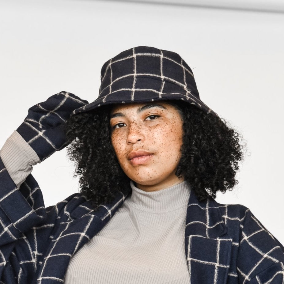 IVALO BUCKET HAT CHECKERED BLUE