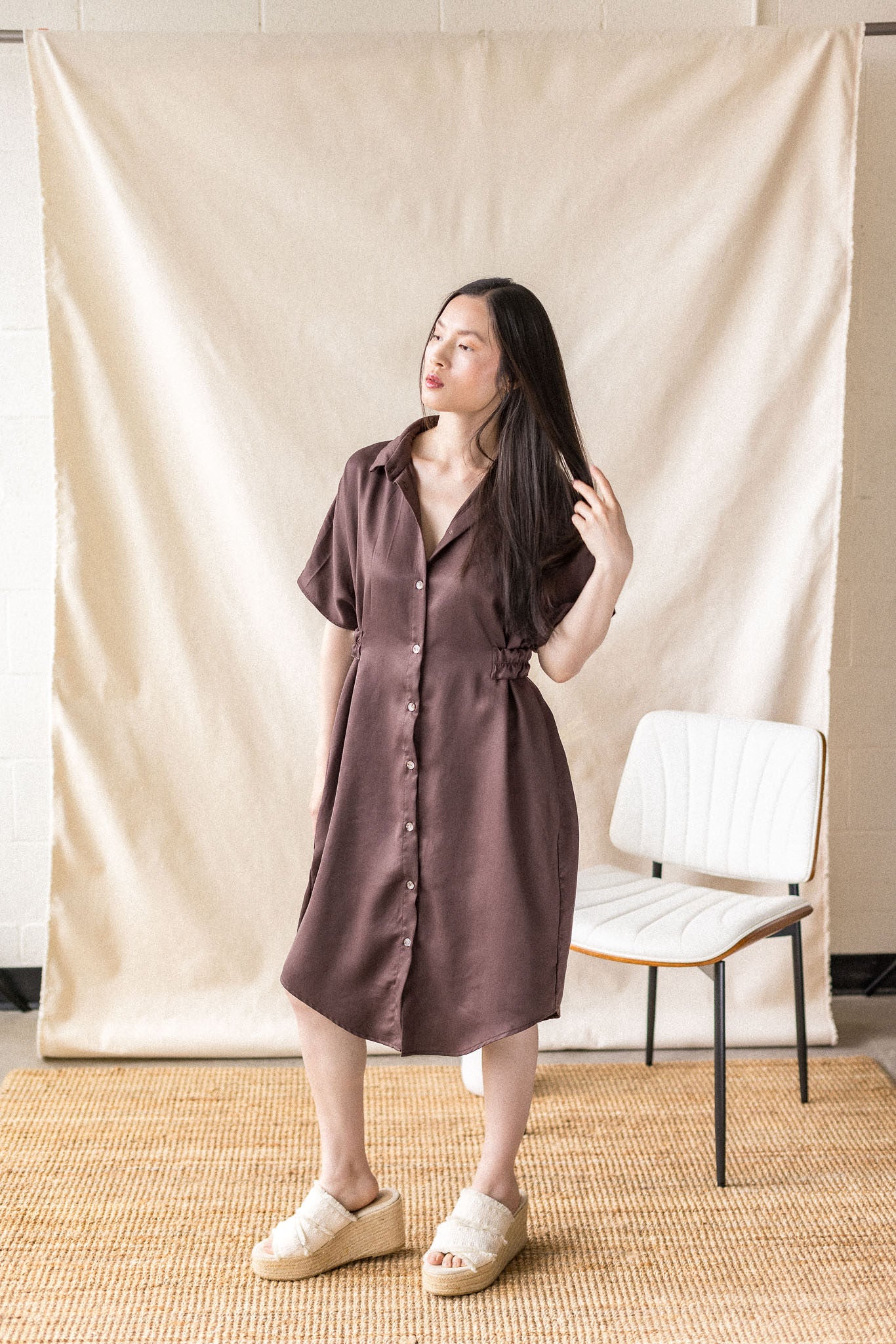 Brown Lyocell shirt-dress with collared drop-shoulder silhouette – MAS Montréal, SS27