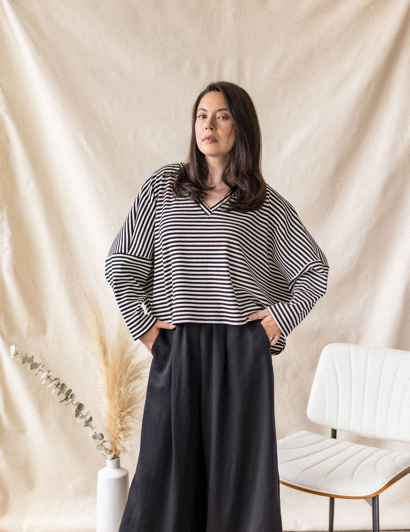 Black oversized rib knit sweater with V-neck – MAS Montréal, SS27