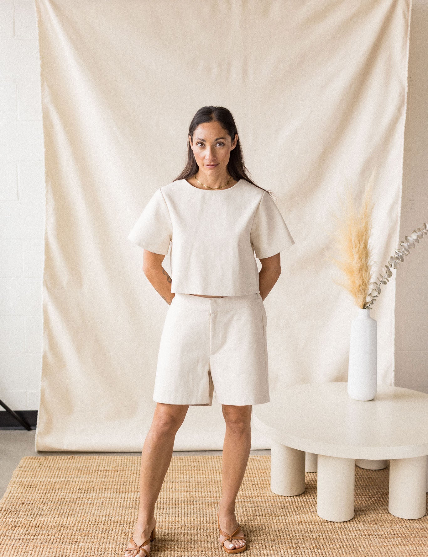 Beige denim top with back binding detail – MAS Montréal, SS27