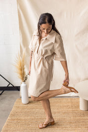 Beige poplin dress with adjustable cord ties – MAS Montréal, SS27