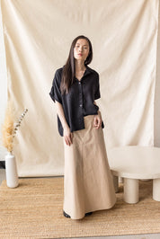 Beige floor-length poplin skirt with pockets and zipper closure – MAS Montréal, SS27