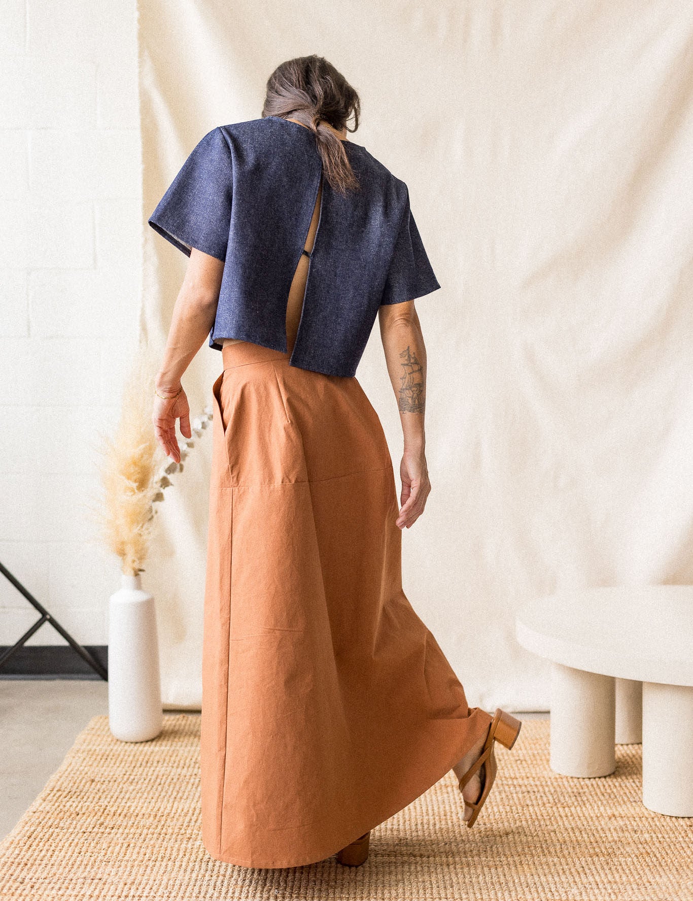 Copper floor-length poplin skirt with pockets and zipper closure – MAS Montréal, SS27