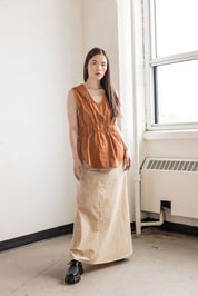 Copper poplin blouse with tiered gathering and V-neckline – MAS Montréal, SS27