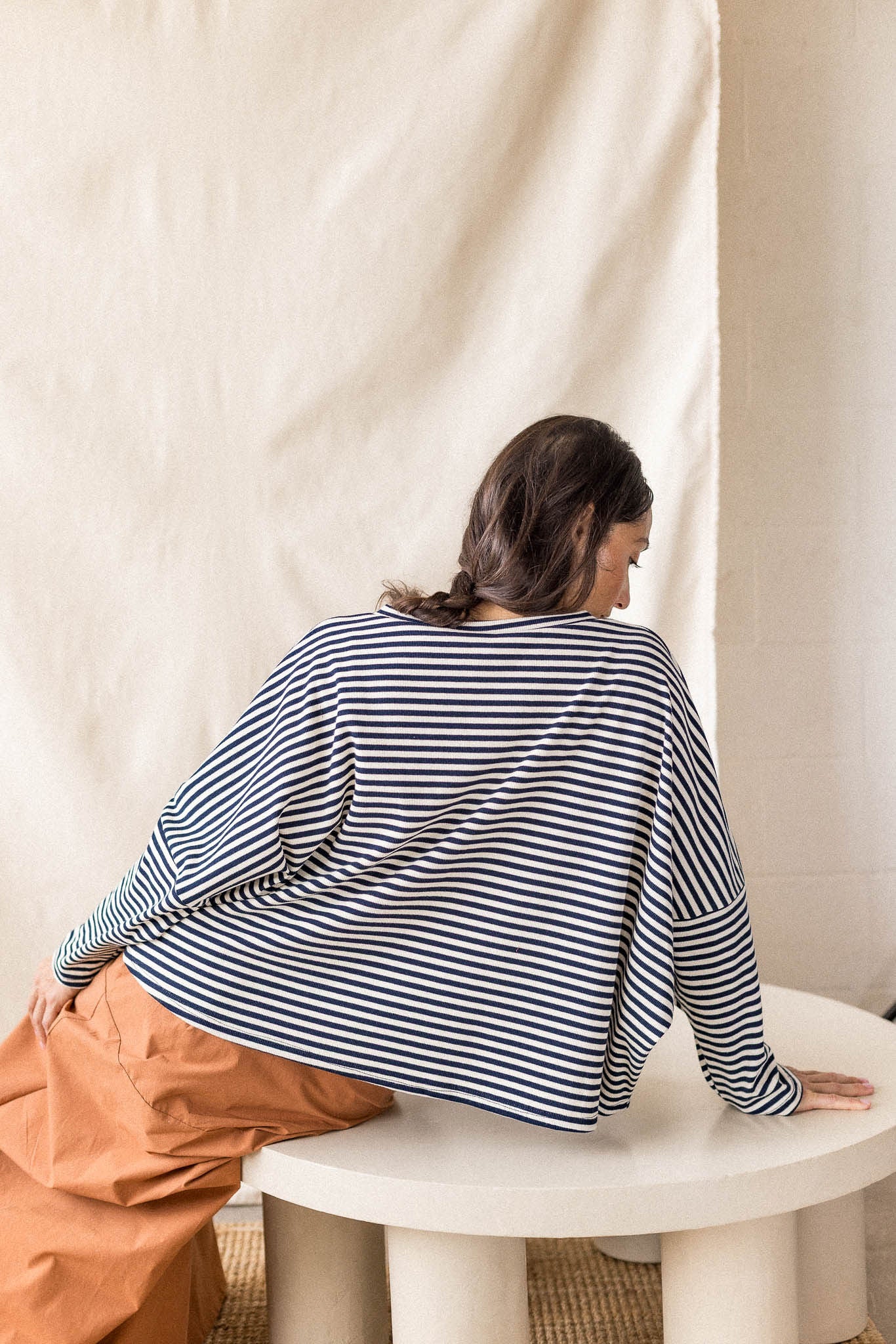Blue oversized rib knit sweater with V-neck – MAS Montréal, SS27