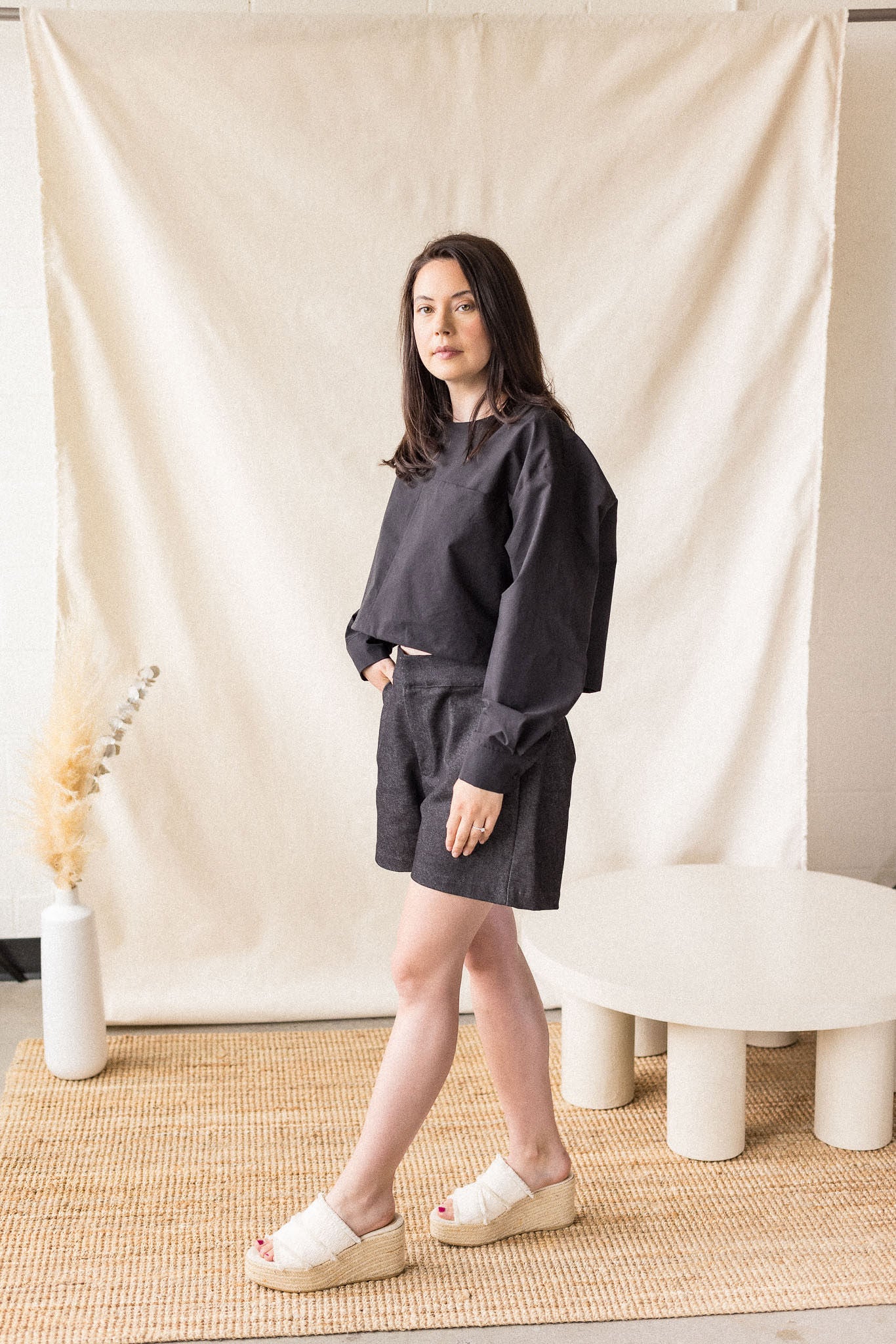 Black denim short with back elastic waistband – MAS Montréal, SS27