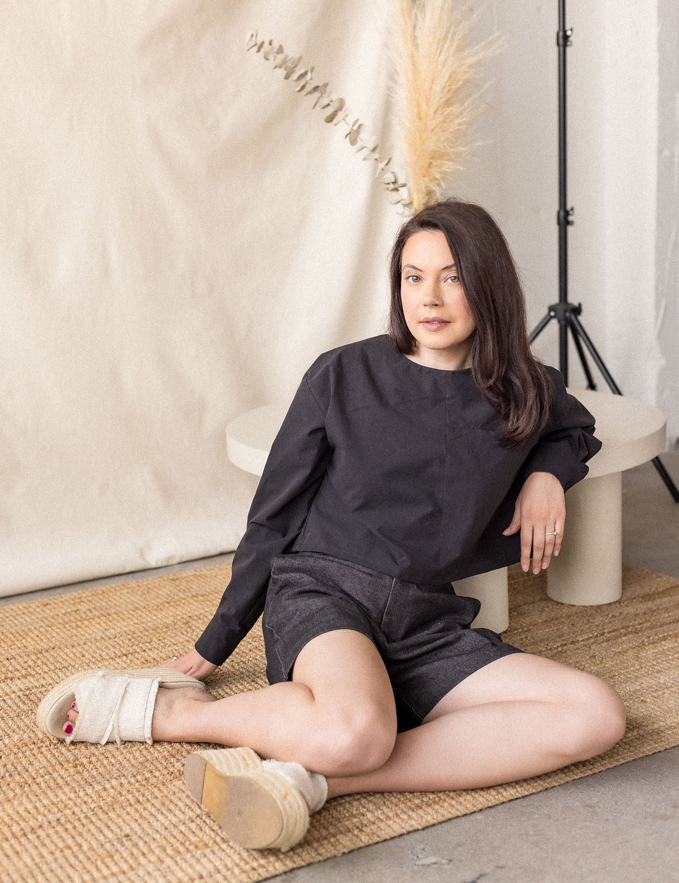 Black denim short with back elastic waistband – MAS Montréal, SS27