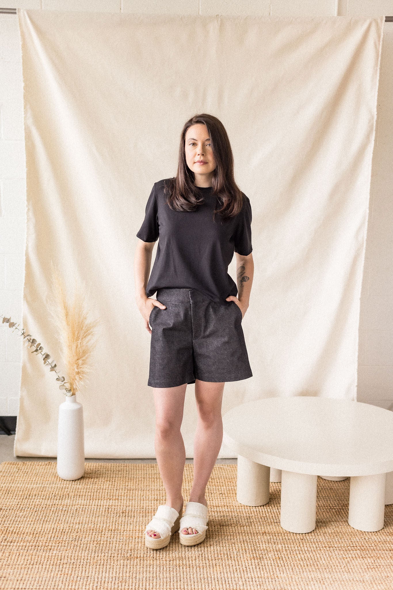 Black denim short with back elastic waistband – MAS Montréal, SS27