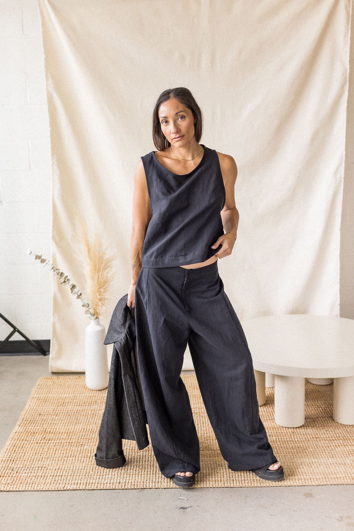 Black linen trouser with front seam detail – MAS Montréal, SS27