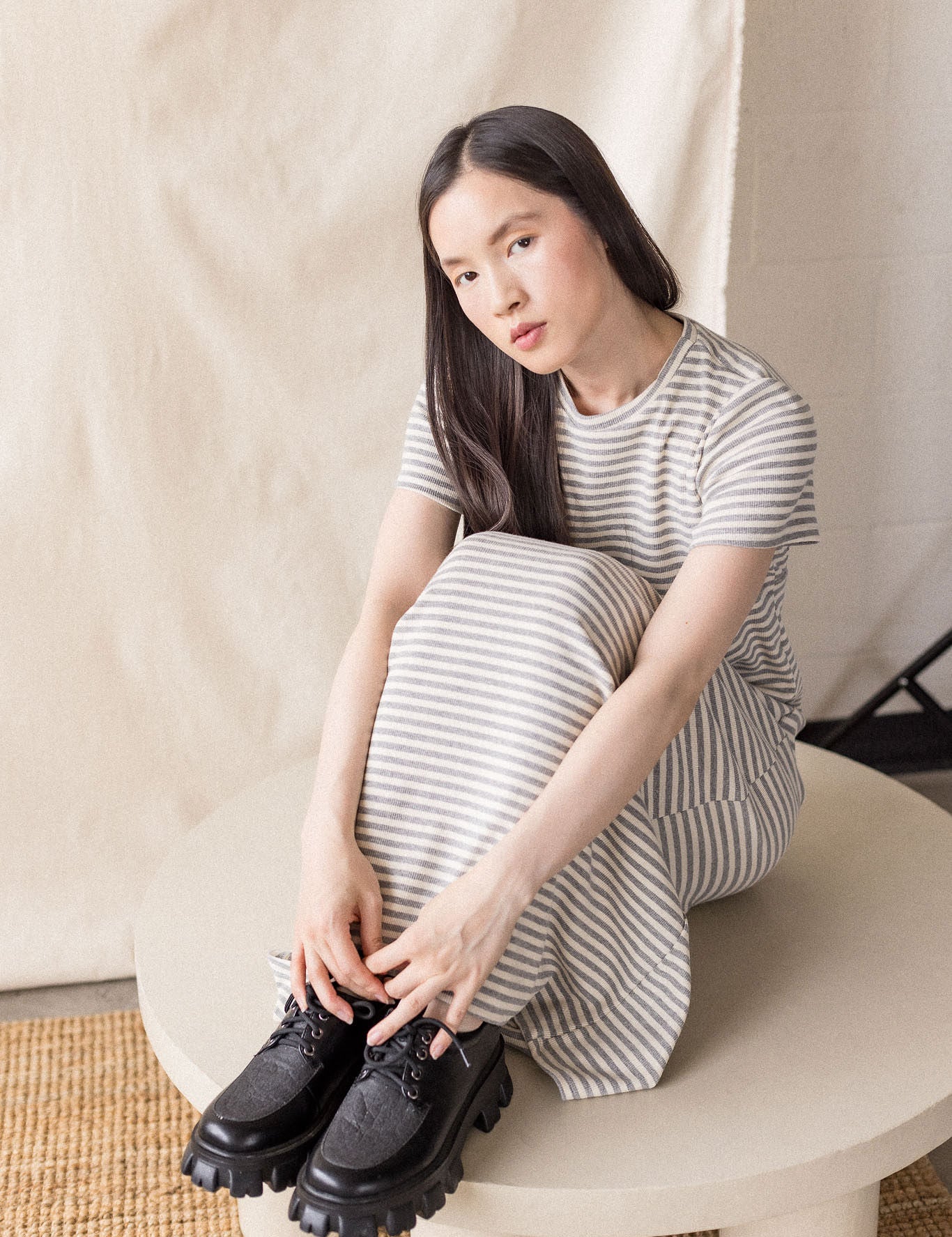 Gray open-back rib knit dress – MAS Montréal, SS27