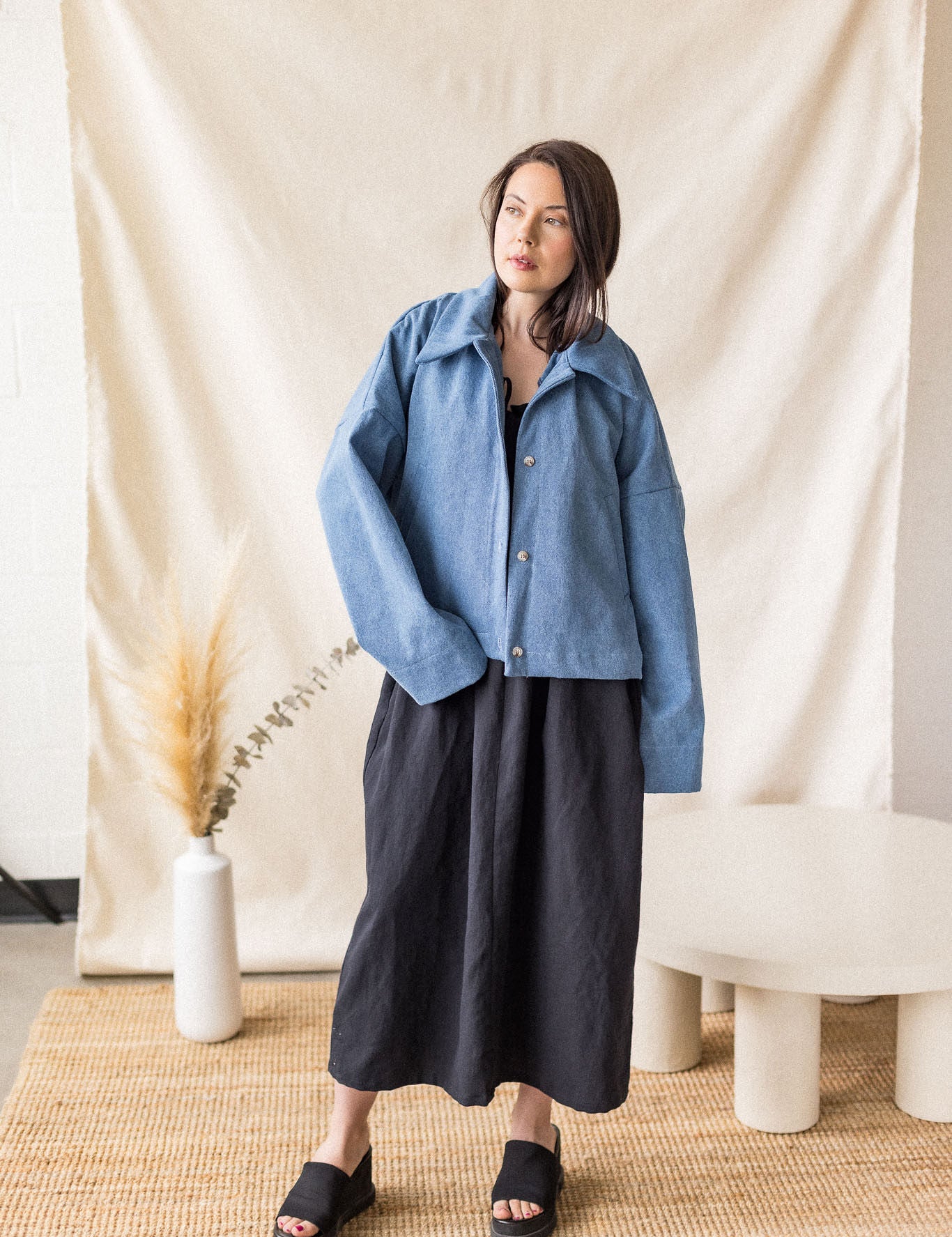 Blue oversized denim coat with front pockets and button closure – MAS Montréal, SS27