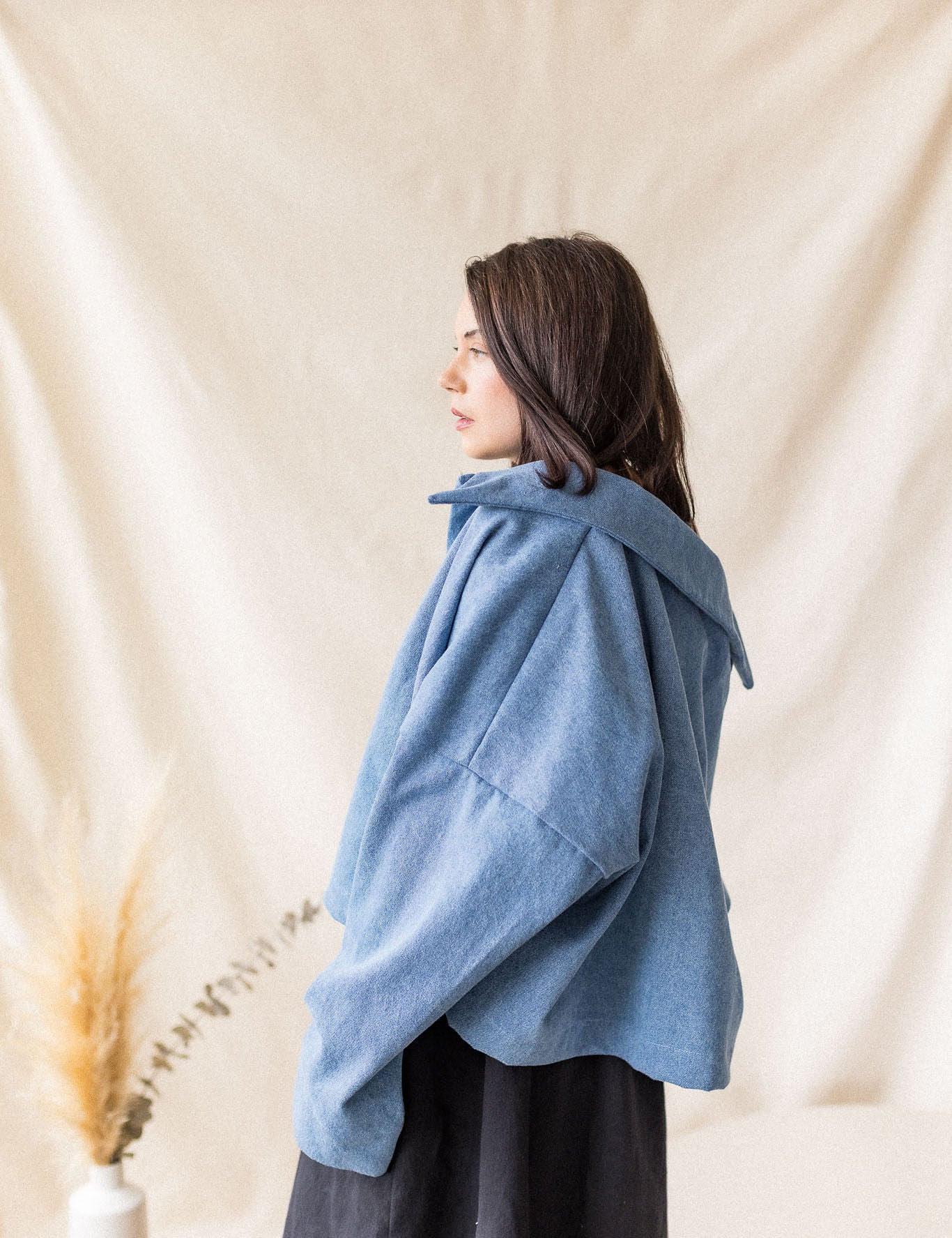 Blue oversized denim coat with front pockets and button closure – MAS Montréal, SS27