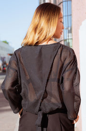Arden Blouse in Black (Square Carbon) linen-cotton wrap blouse, detail - MAS Montréal