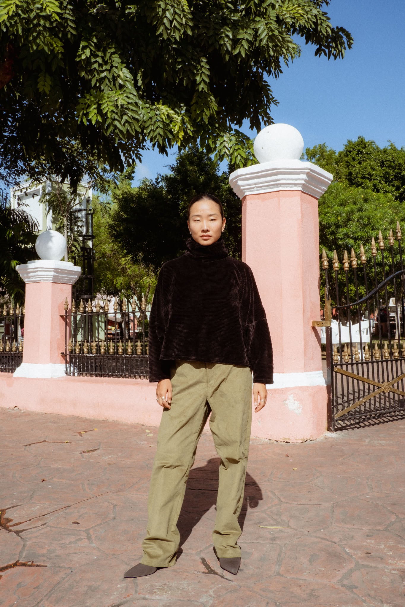 Byron Sweater in Black (Carbon) oversized velvet rib turtleneck - MAS Montréal