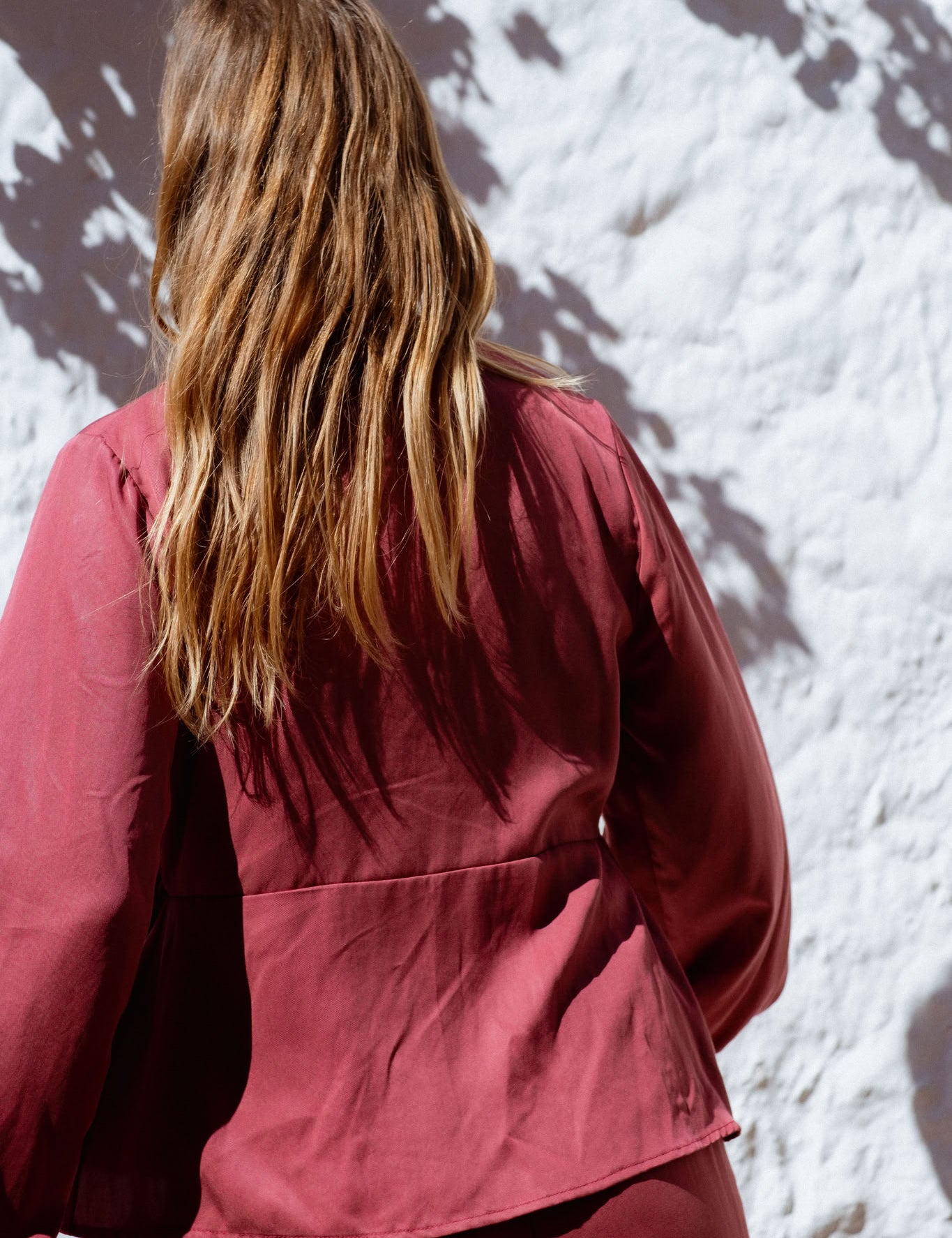 Skelling Blouse in Dusty Rose (Bloom) wrap-front lyocell blouse, back view - MAS Montréal