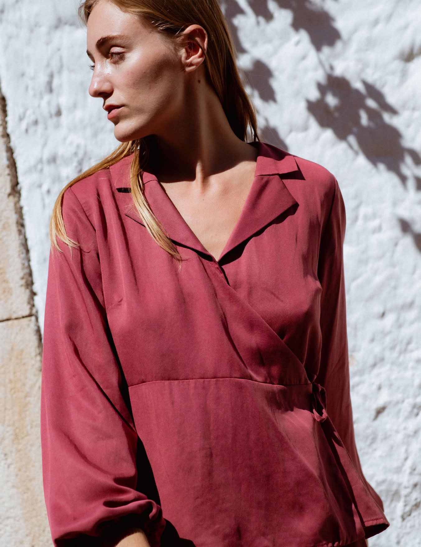 Skelling Blouse in Dusty Rose (Bloom) wrap-front lyocell blouse, detail - MAS Montréal