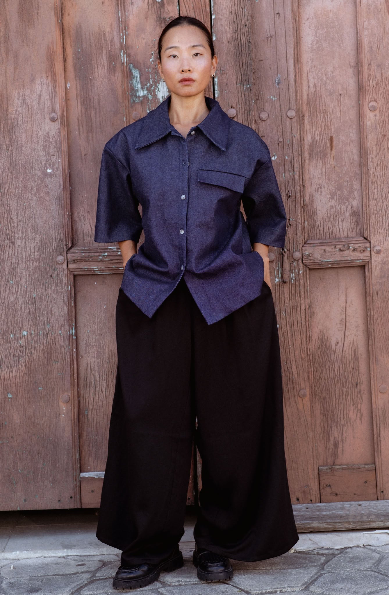 Siena Pants in Black (Carbon) wide leg lyocell pants, detail - MAS Montréal